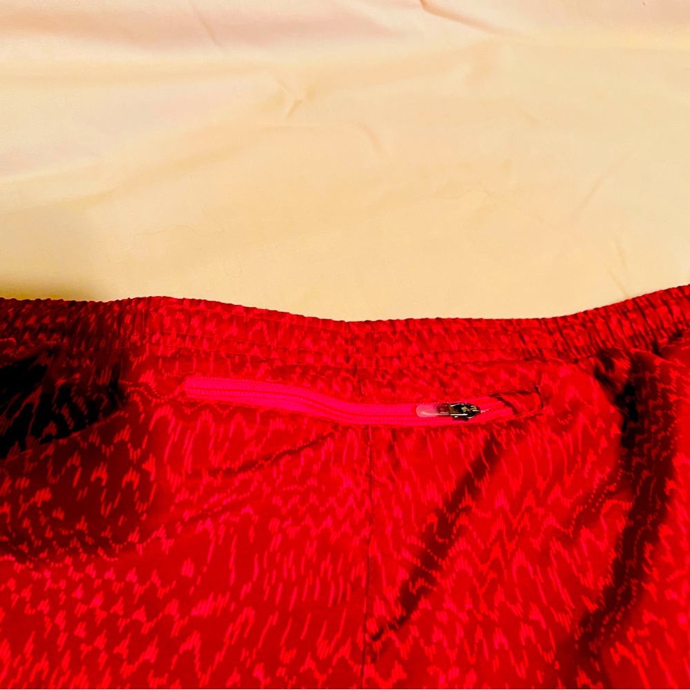 Nike Dri running sports shorts - Picture 3 of 5